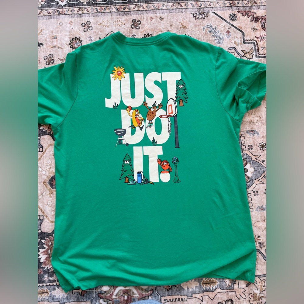 Men’s Basketball shirt size L worn once
